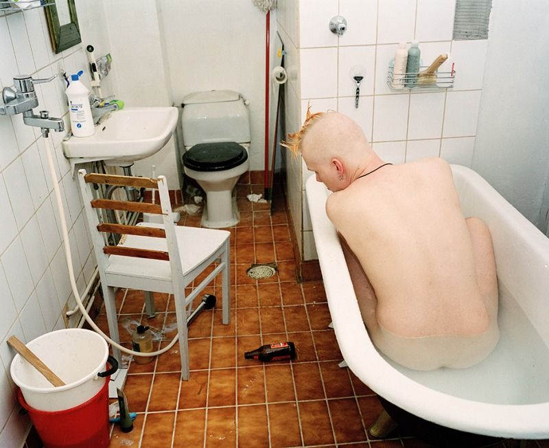 Mikko in the Pietarinkatu bathroom, 2001